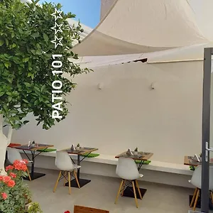 Bed & Breakfast Patio 101 